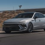 现代汽车北美公司推出新款索纳塔中型轿车