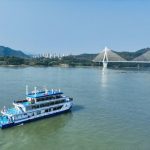 中国首艘氢动力船在宜昌首航